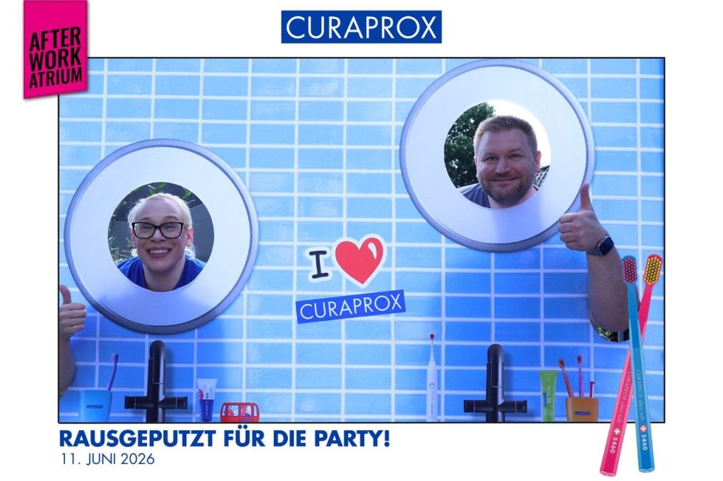 Gebrandeter Curaprox-Fotobox-Ausdruck beim After-Work-Event im Atrium