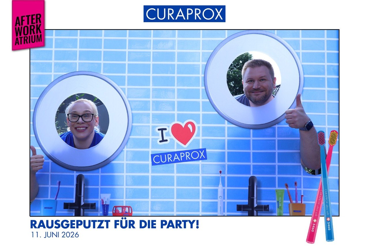 Gebrandeter Curaprox-Fotobox-Ausdruck beim After-Work-Event im Atrium
